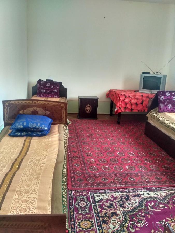 Western House Bed & Breakfast Qorowul Екстериор снимка