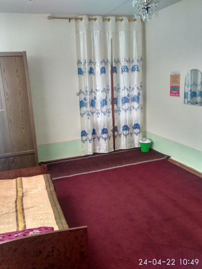 Western House Bed & Breakfast Qorowul Екстериор снимка